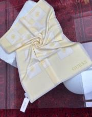 yellow 5740 guess şal